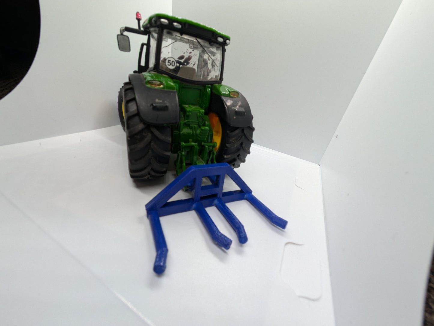 1:32 scale Double Bale Lifter